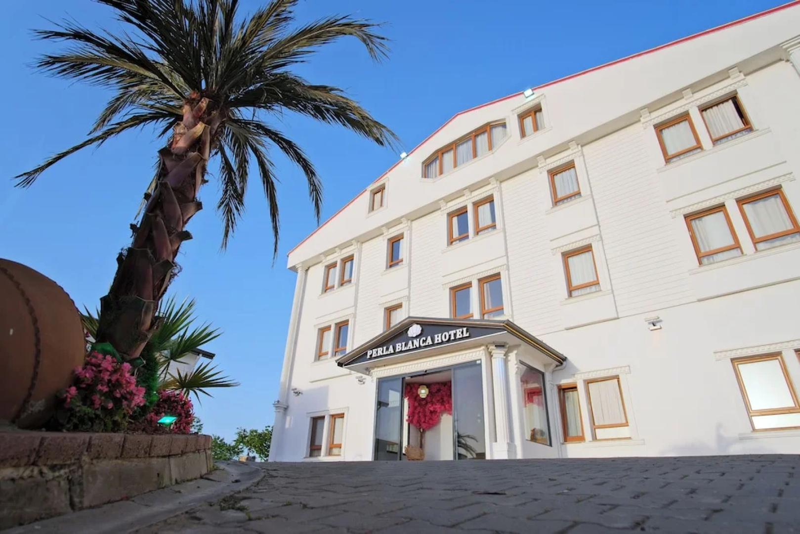Perla Blanca Hotel