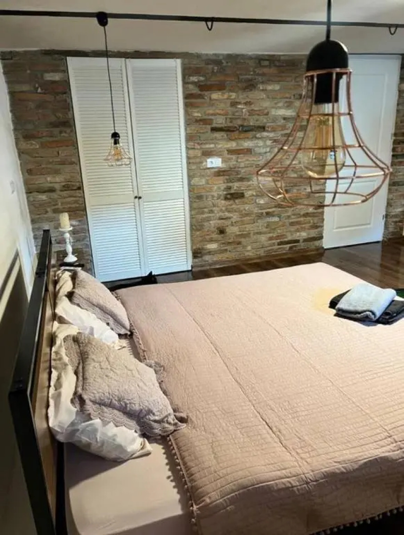 Cozy Contemporary Saxon Apartment