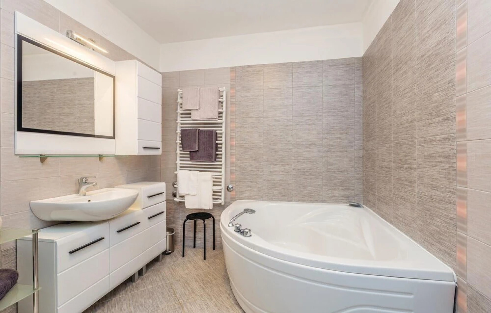 Awesome Home in Cesarica With Wifi and 3 Bedrooms