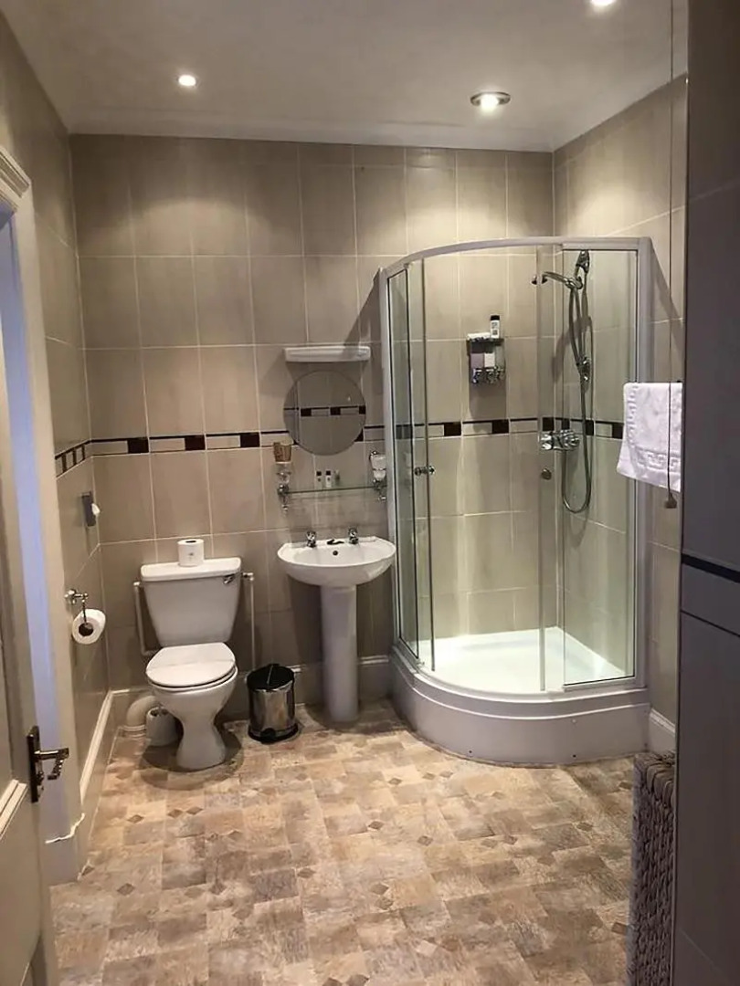 The Oakeley Arms Hotel