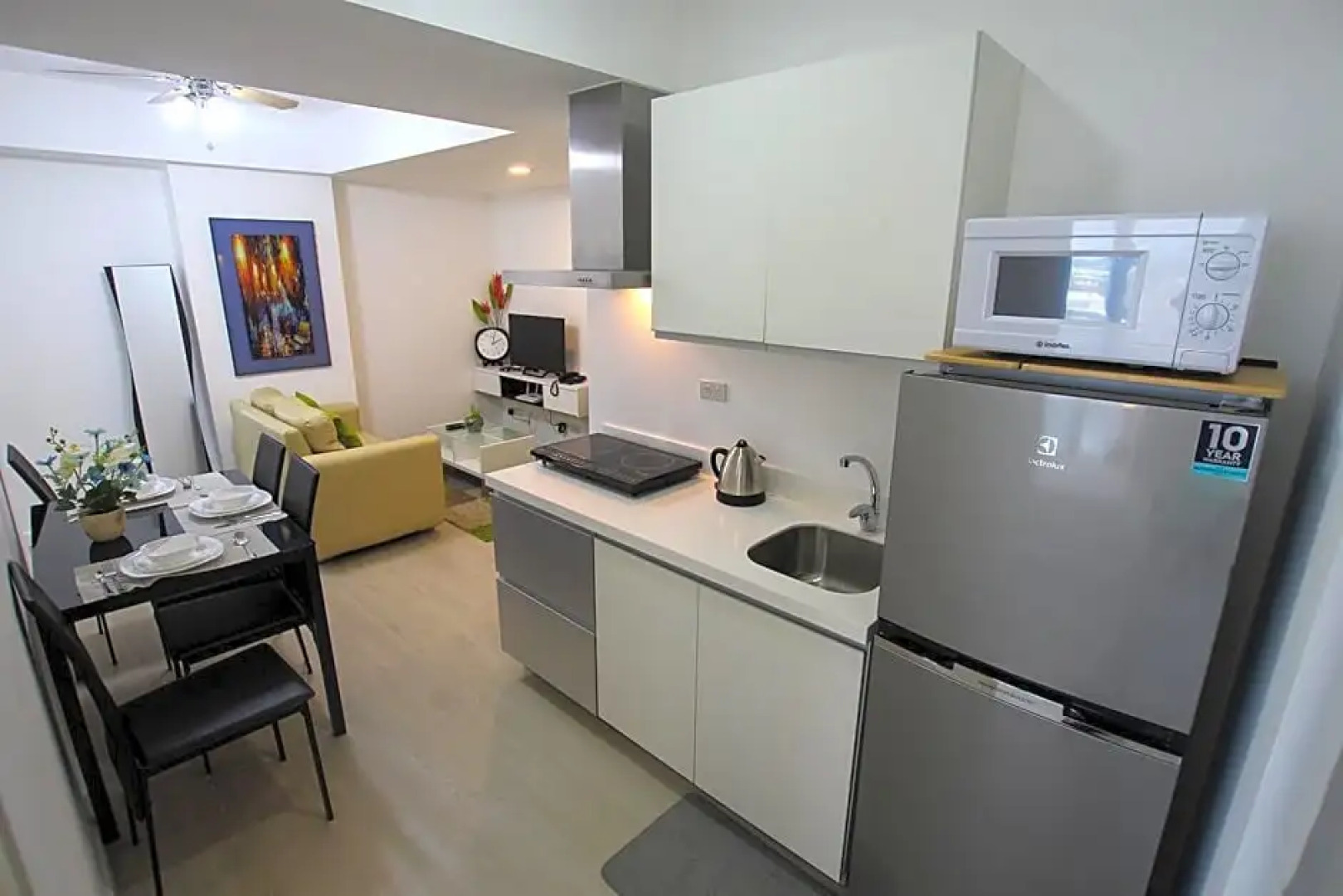 Siglo Suites @ The Azure Urban Resort Residences