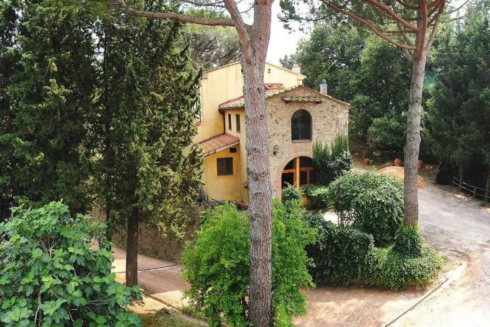 Stunning Country House overlooking Tuscany hills