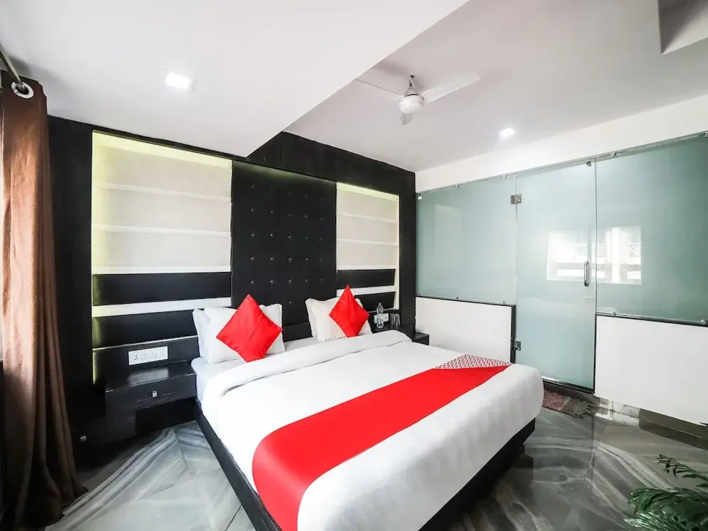 OYO 3335 Hotel Vraj Inn