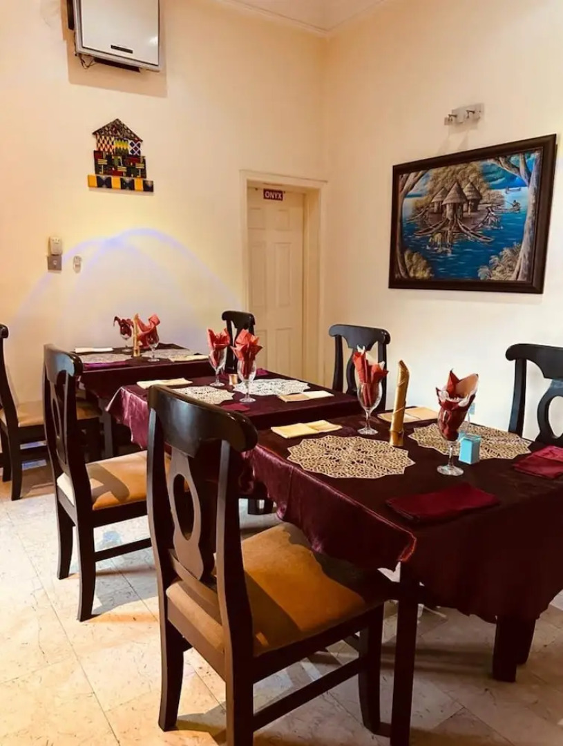 Bates Garden Guest House