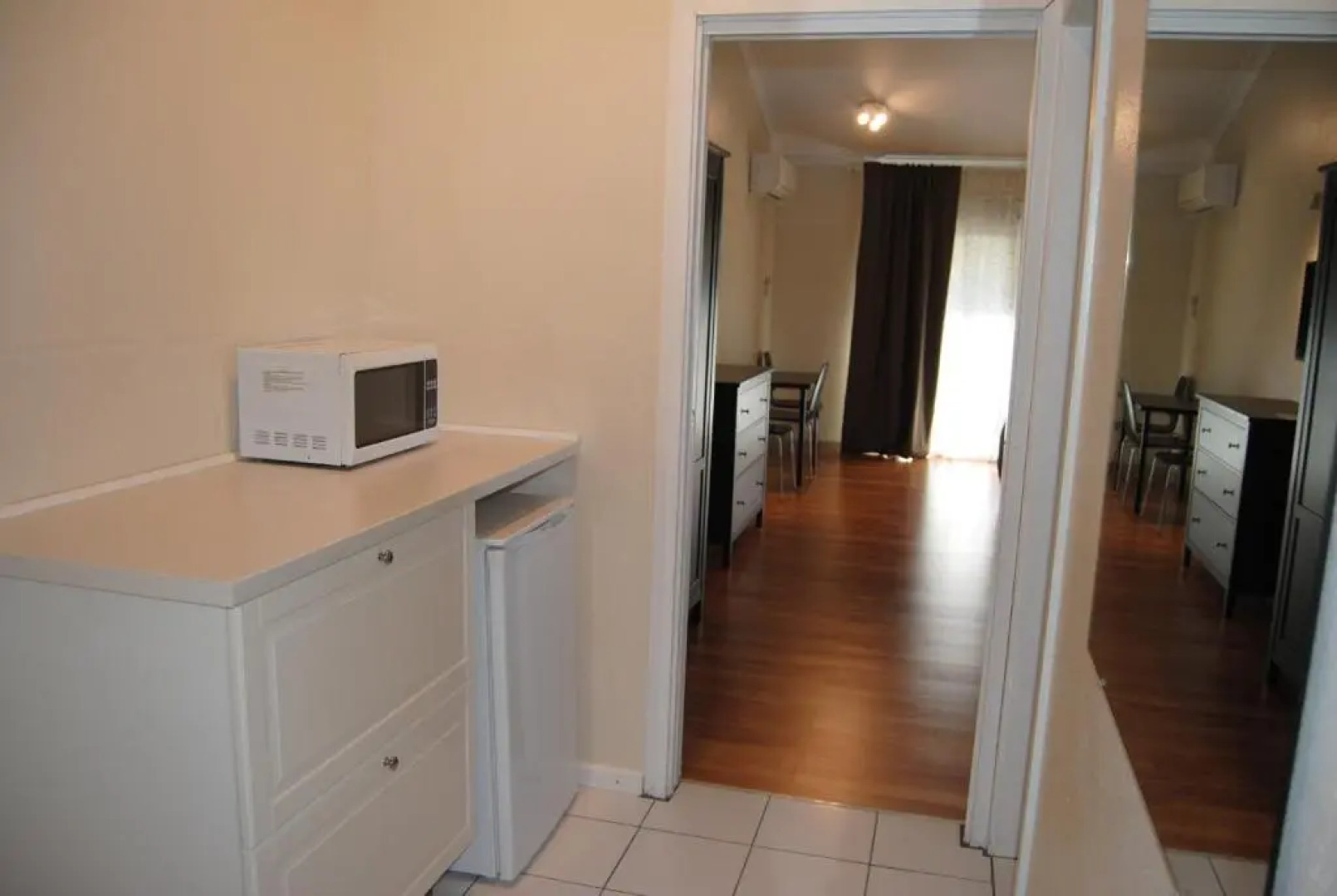 Airlie House Motor Inn