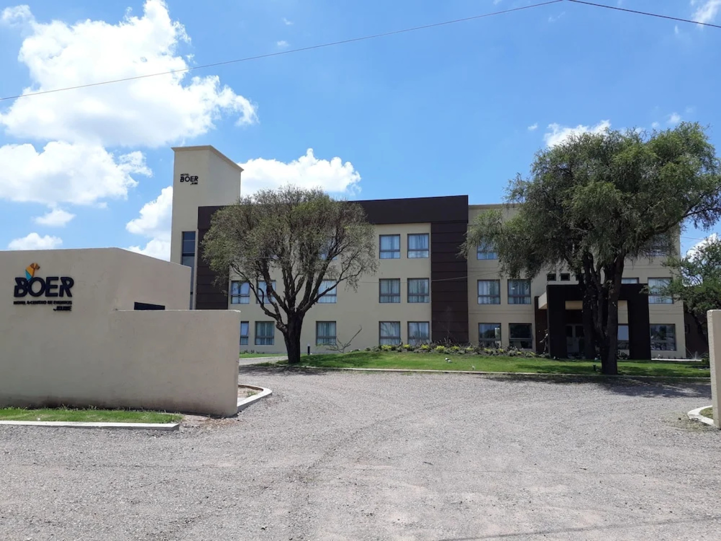 Boer Hotel y Centro de Eventos