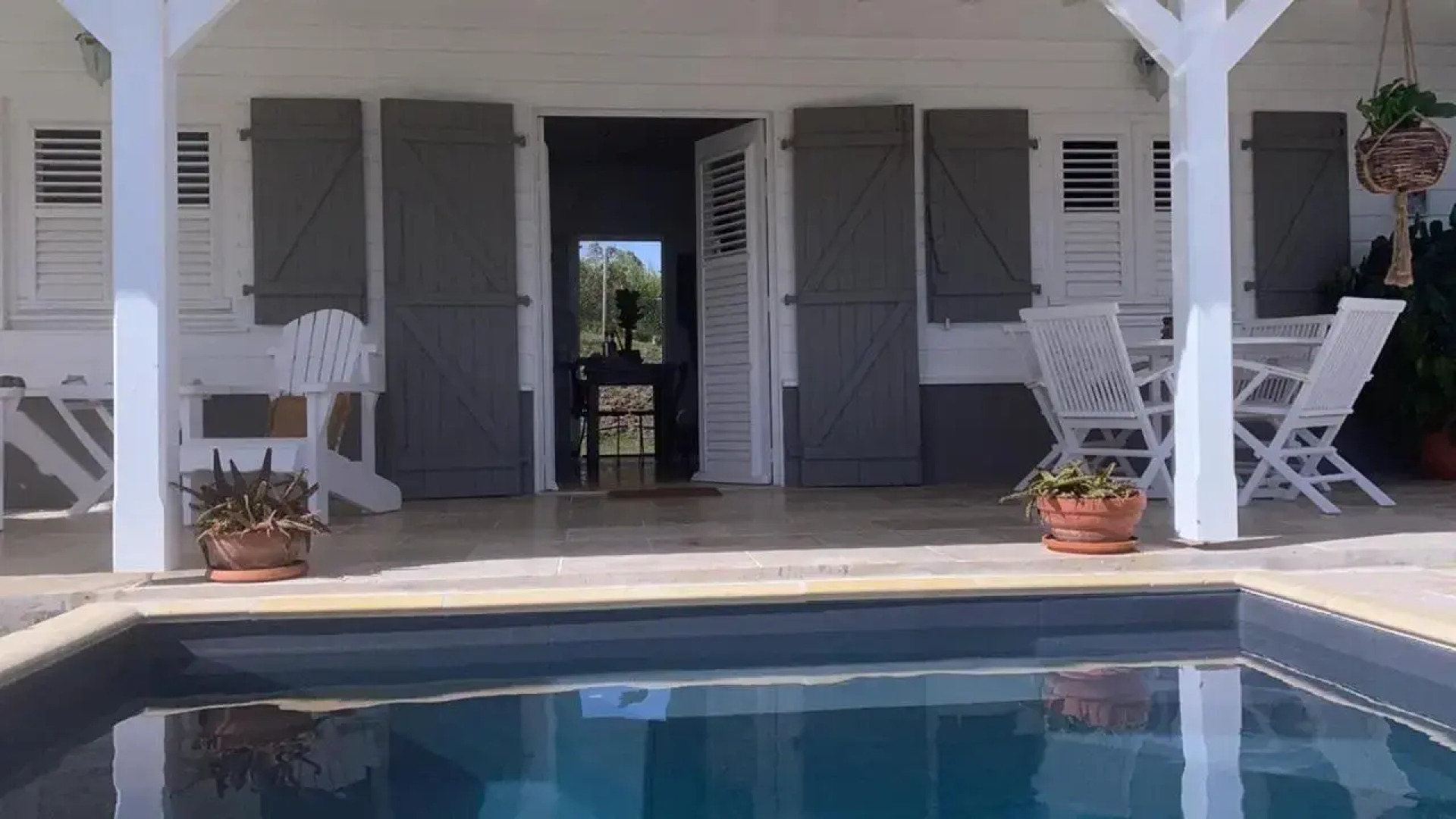 Villa 1 de standing 80m2 avec piscine et vue imprenable sur la mer et sur la campagne