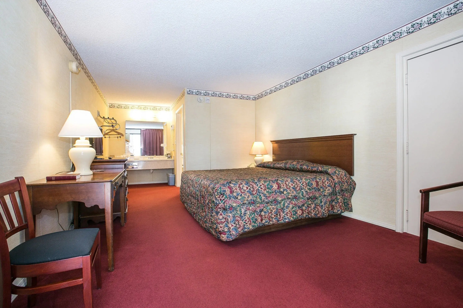 Candlewick Inn And Suites