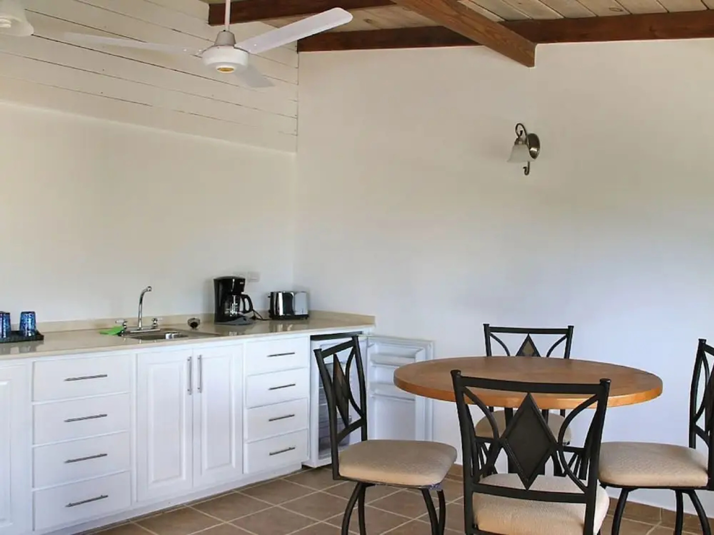 Luxury, 4-bedroom Villa With a Swimming Pool and Superb sea Views