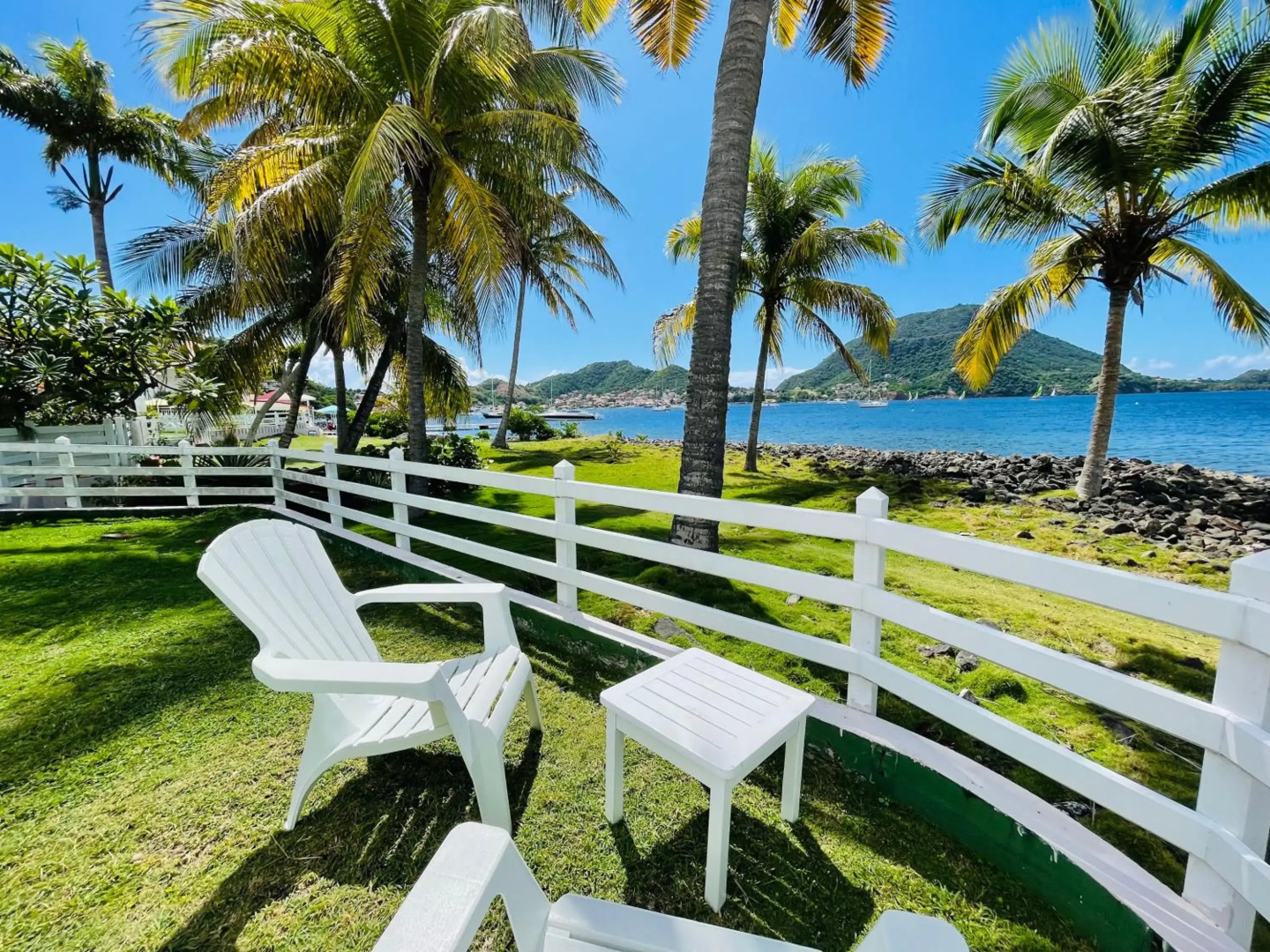 Blue Lagoon, cottage les pieds dans l eau