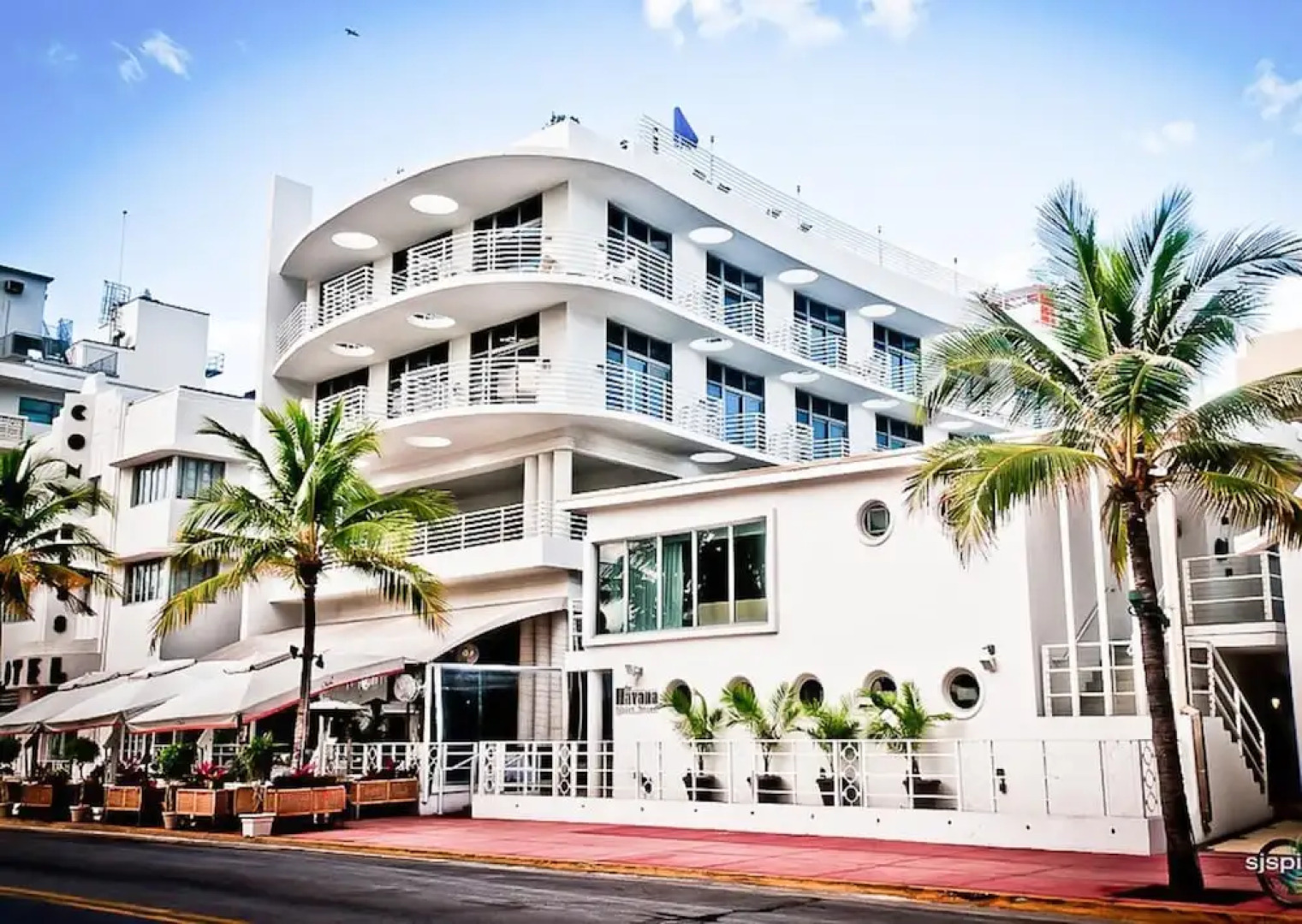 Strand Ocean Drive Suites