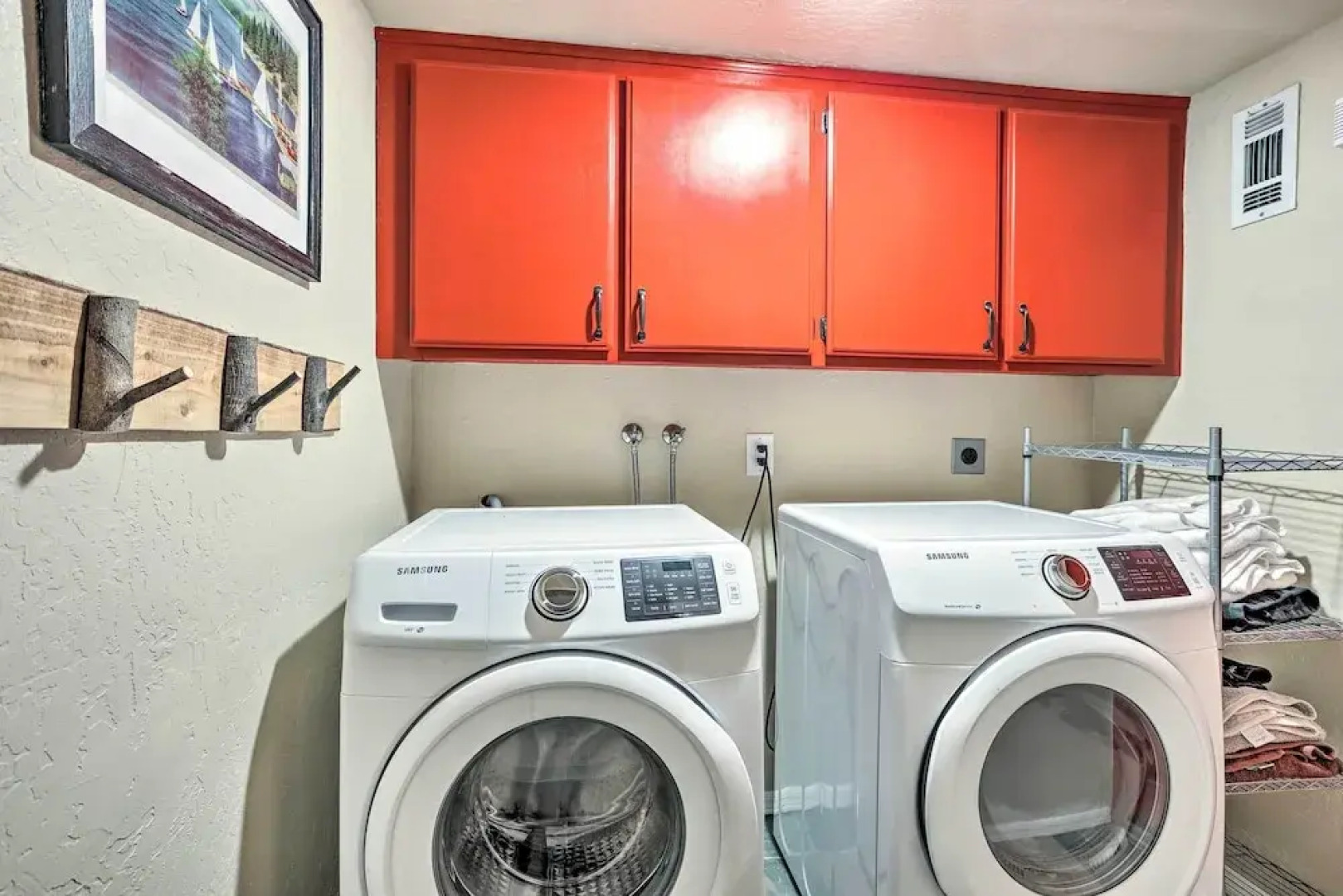 Lovely Lake Arrowhead Cabin w/ Furnished Deck