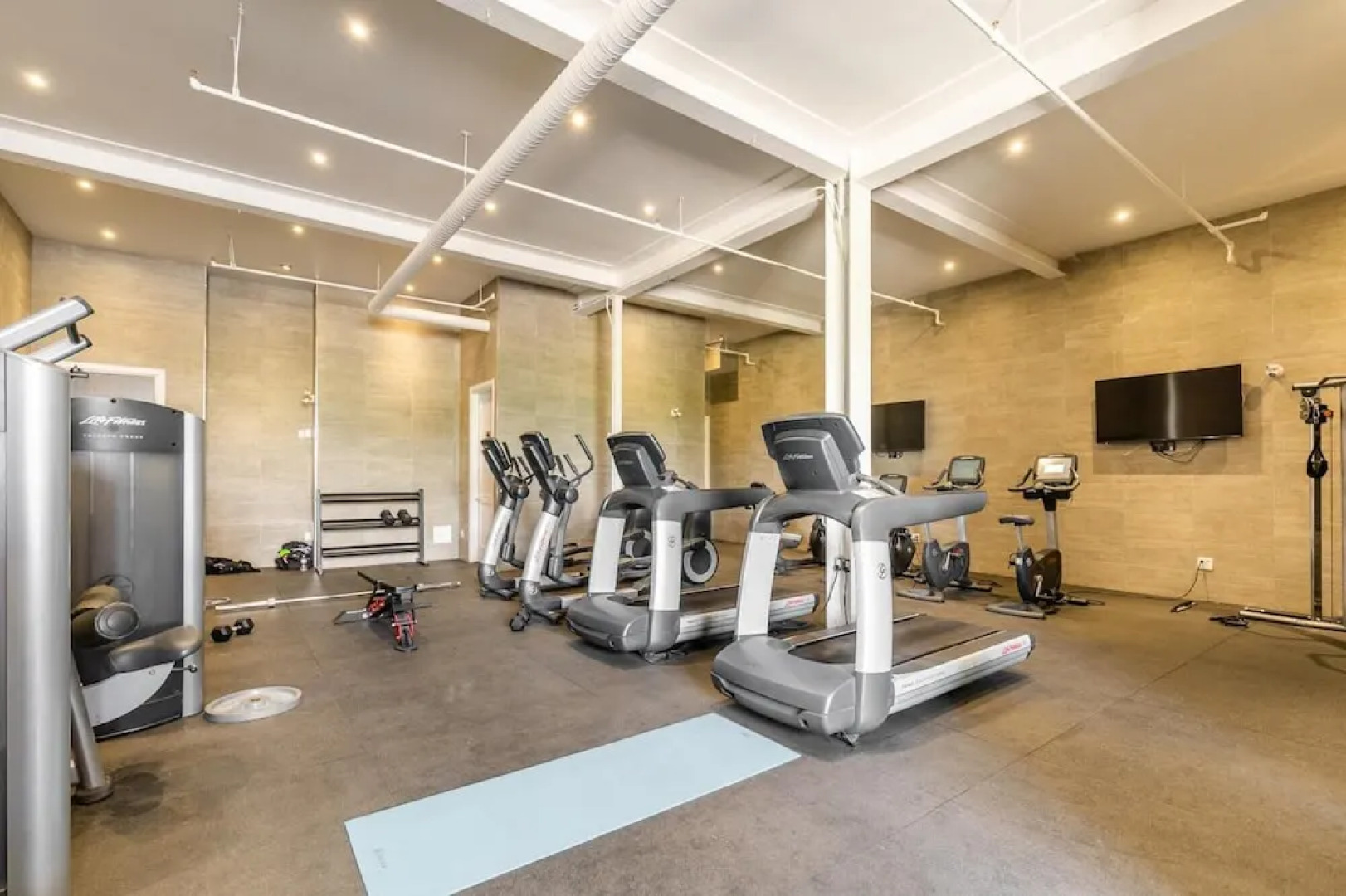 2BR 2storey Loft Free Parking Gym