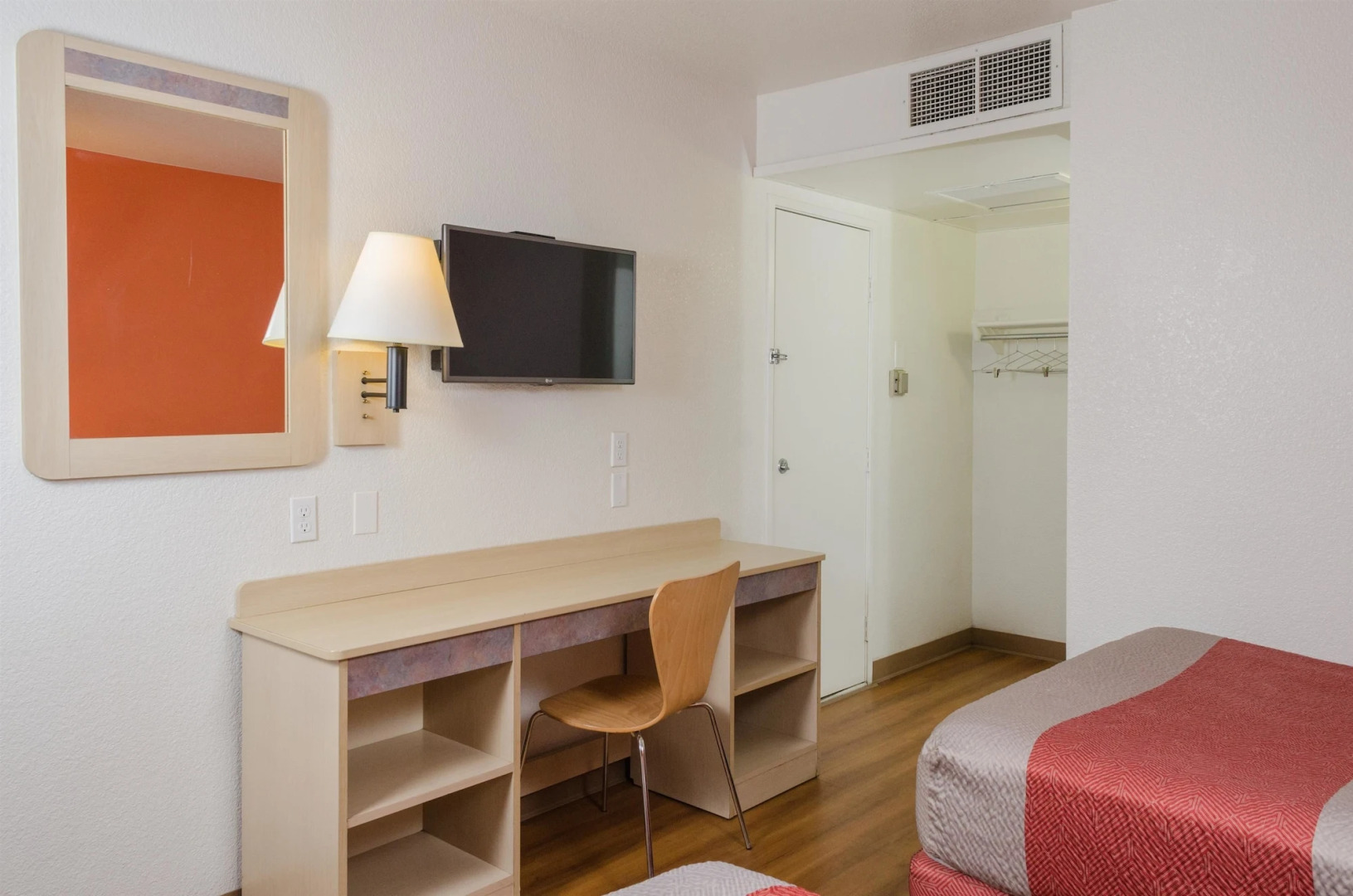 Super 8 by Wyndham Turlock