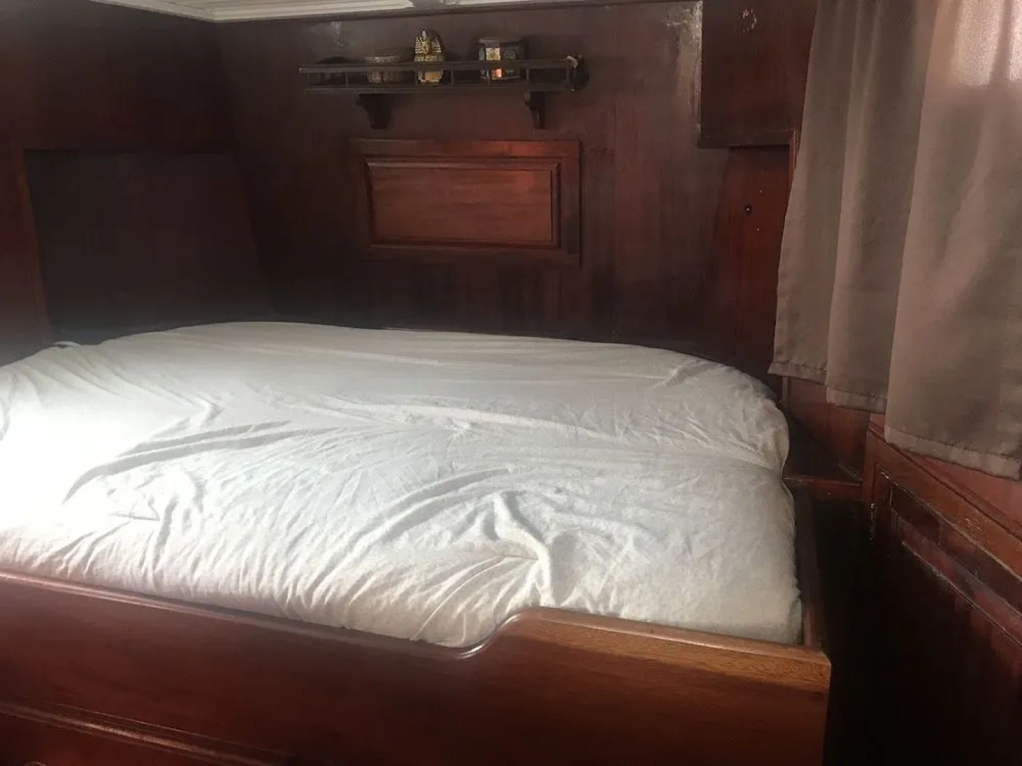 Tavern on the Bay Hotel & Marina