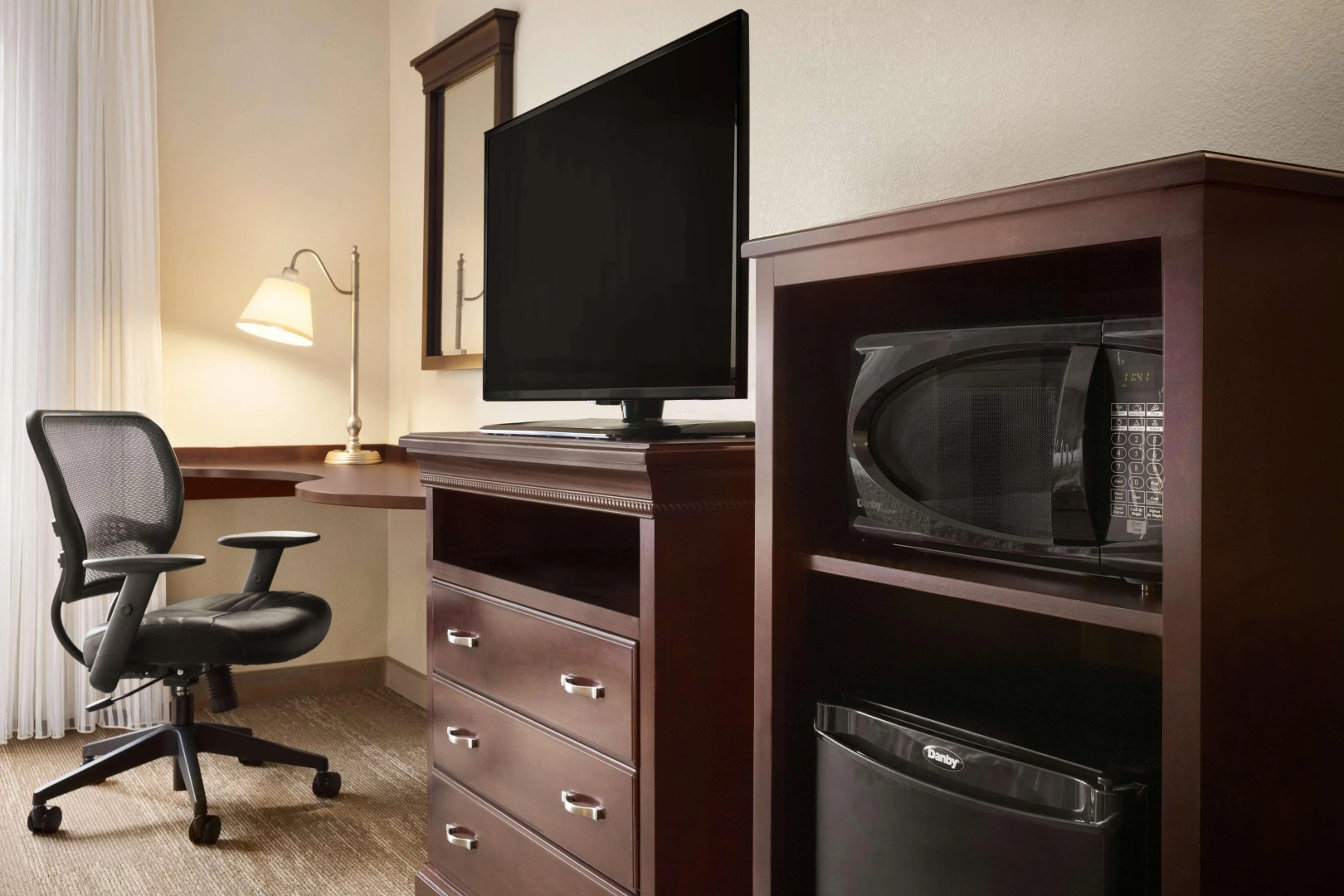 Hampton Inn & Suites Washington-Dulles International Airport