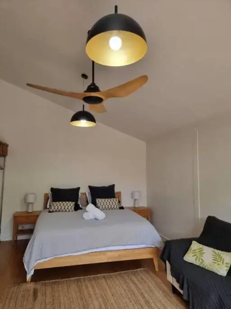 Tallows Studio -Modern, tranquil, dog friendly,2 mins to the beach