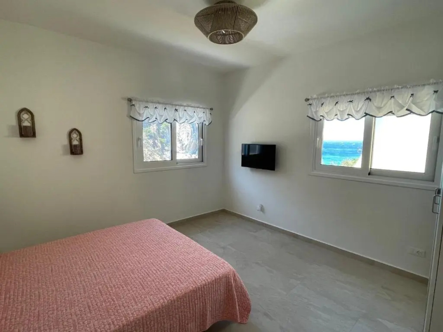 The View Condo No2 'The Emmanuel'