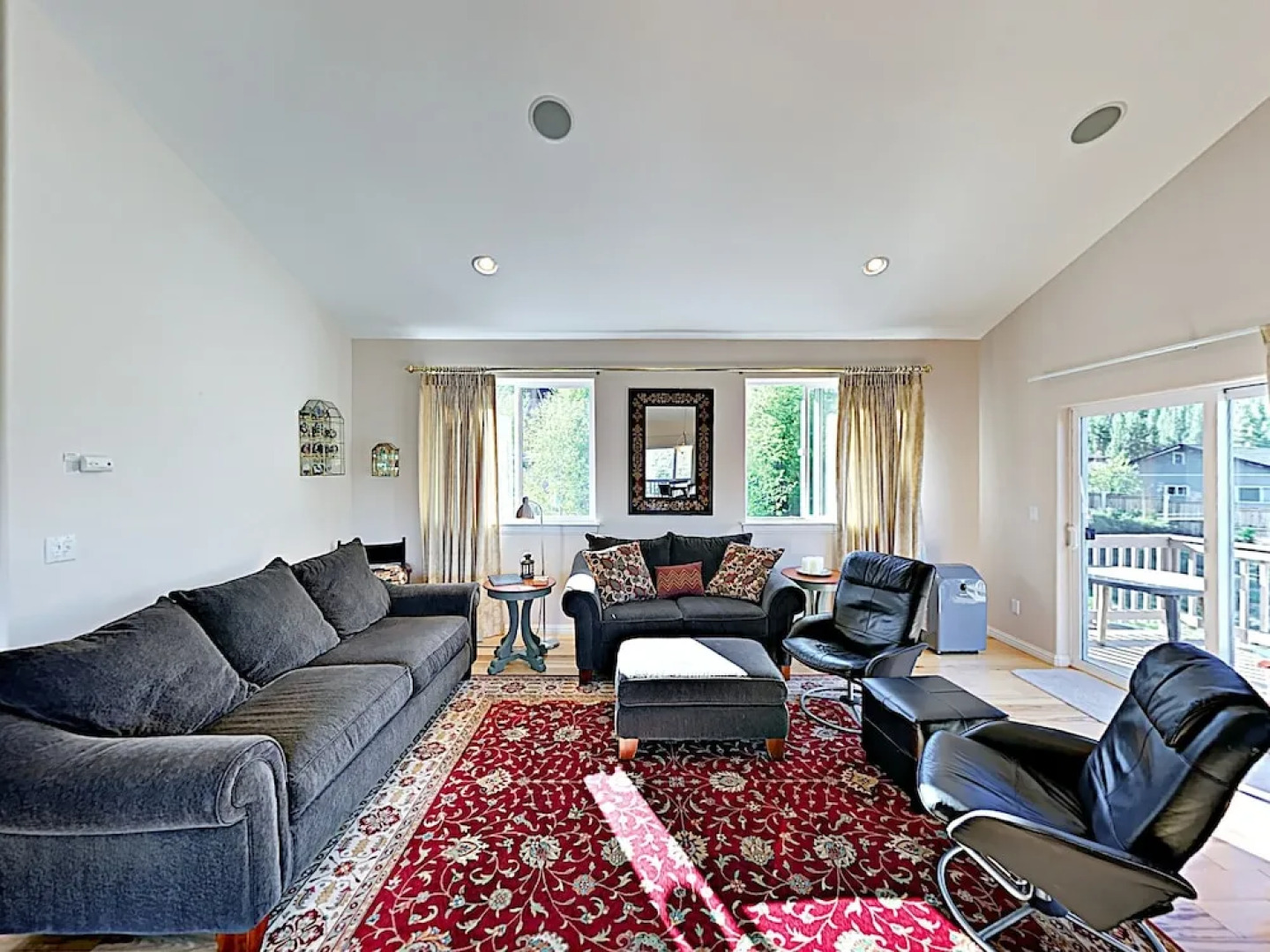 New Listing! Mountain-View Eden W/ Spacious Balcony Home