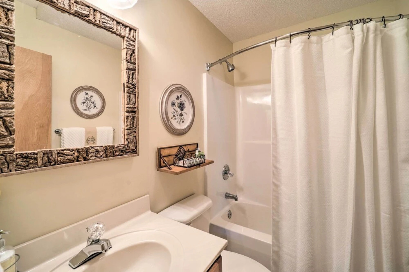 Deck + Million Dollar Views: Beech Mountain Cabin