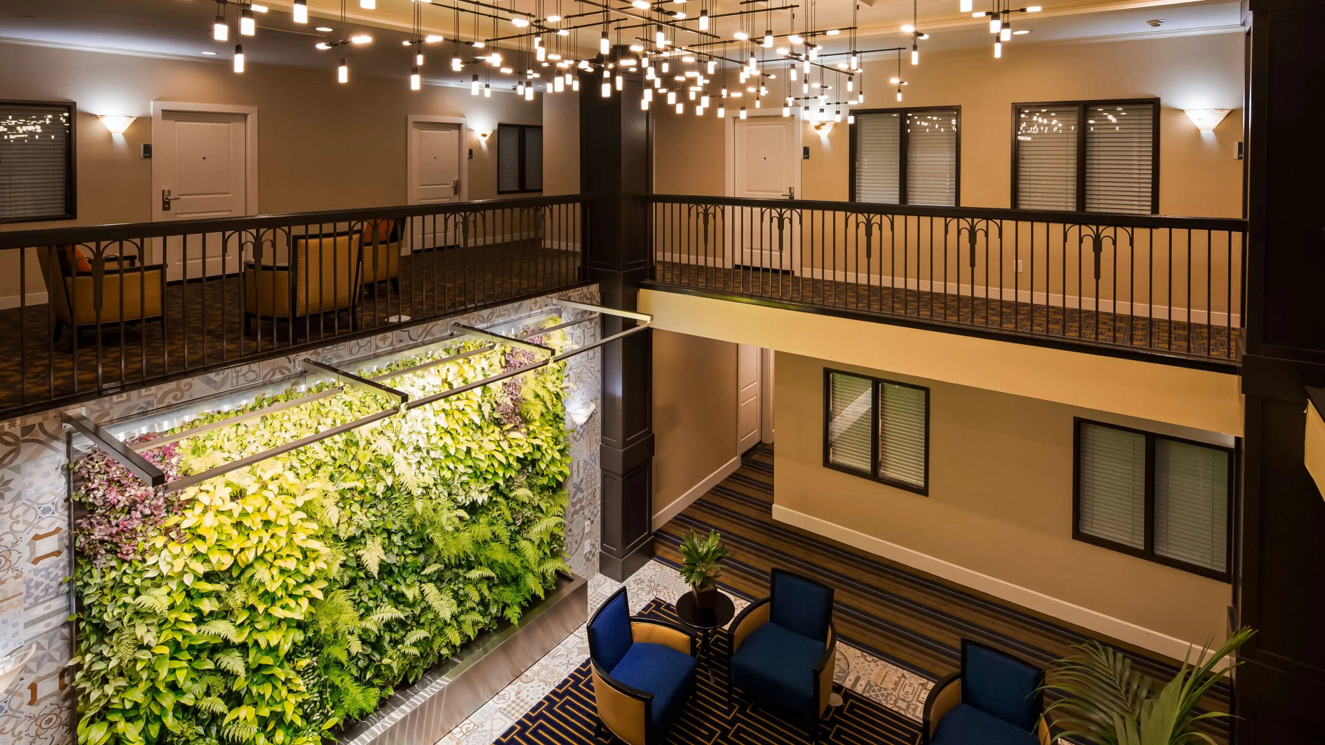 Best Western Plus Palm Court Hotel