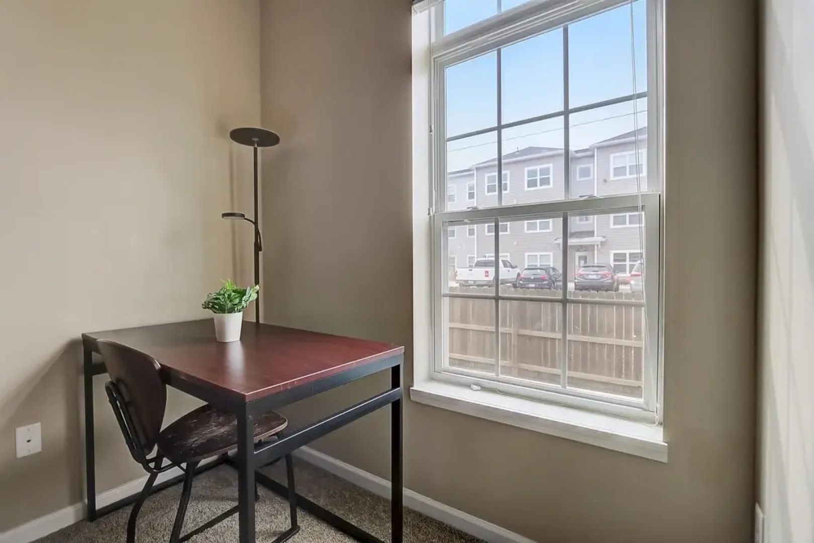 FRONTDESK University Edge Notre Dame Apts South Bend