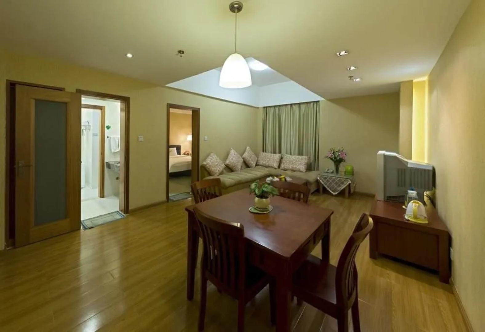 Spring City Garden Hotel (Yingbin Building)