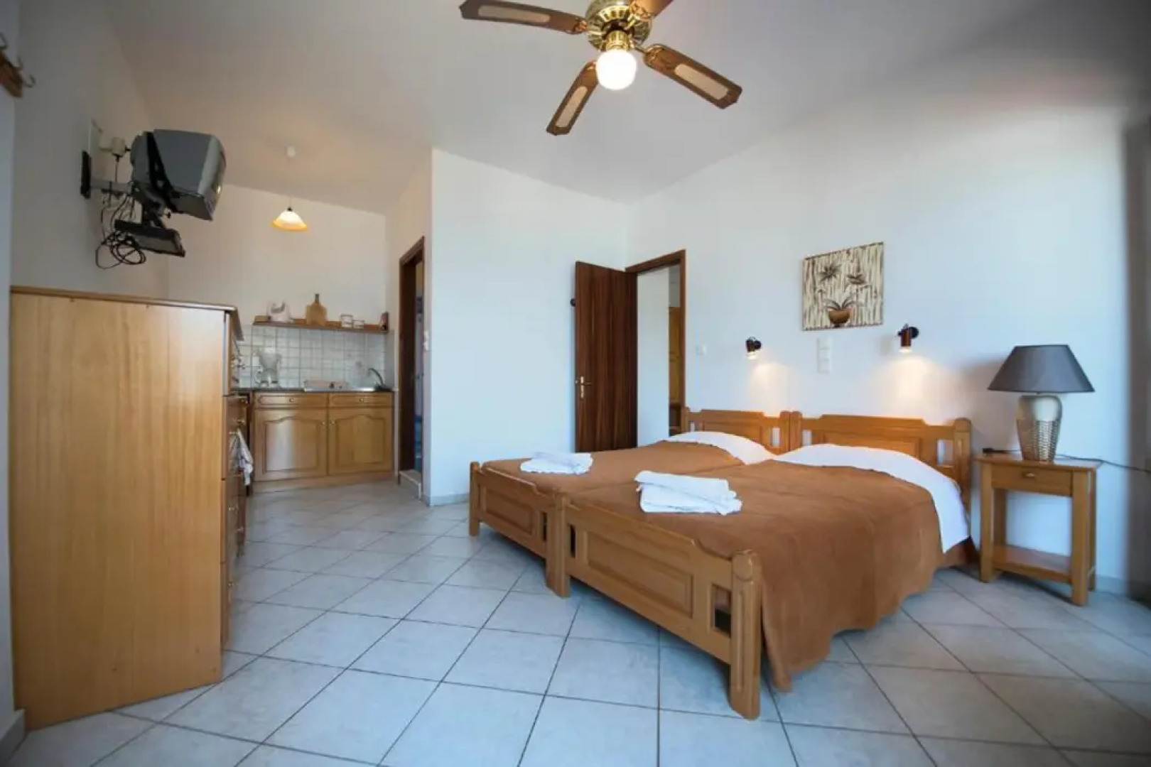 Amphitrite Apartments