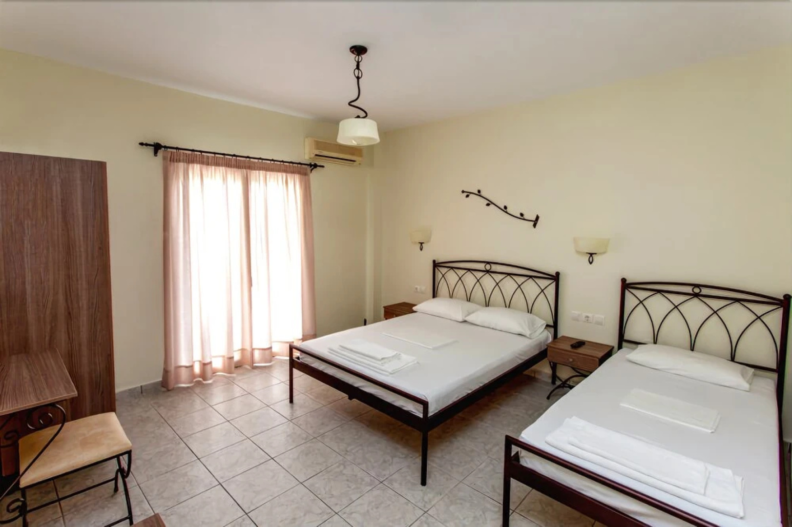 Konstantinos Hotel & Apartments 2