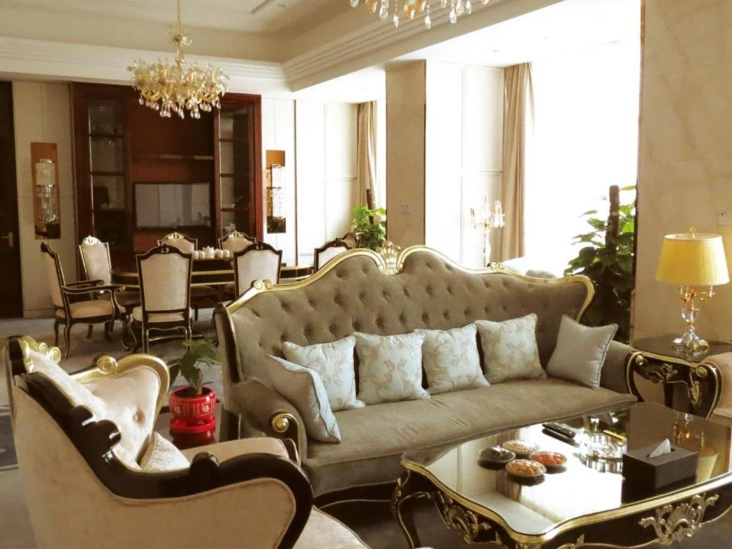 Enraton International Hotel