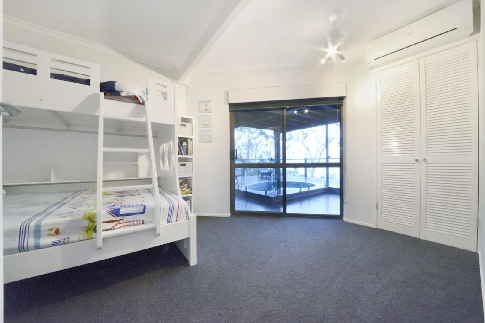 Crusoe's Beach House Ocean Views