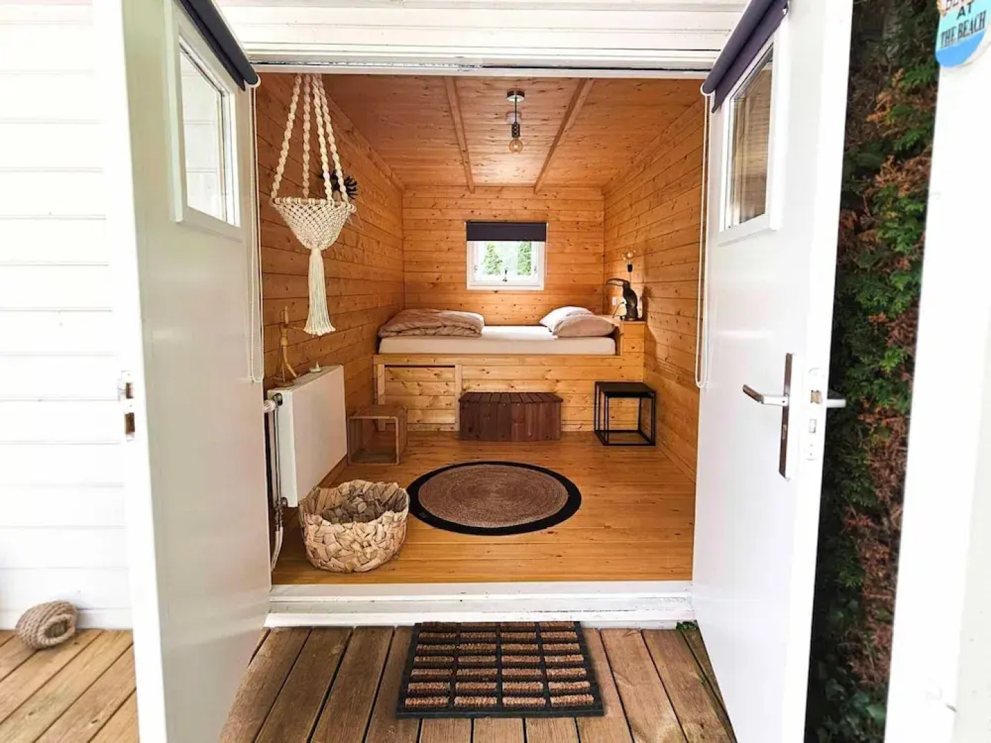 Chalet Kieftveen With hot tub for Four Person