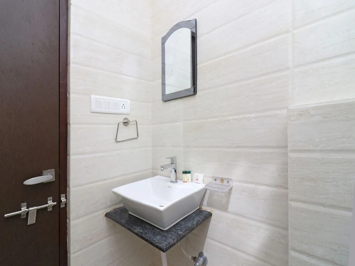 OYO 19827 Shree Ram Palace