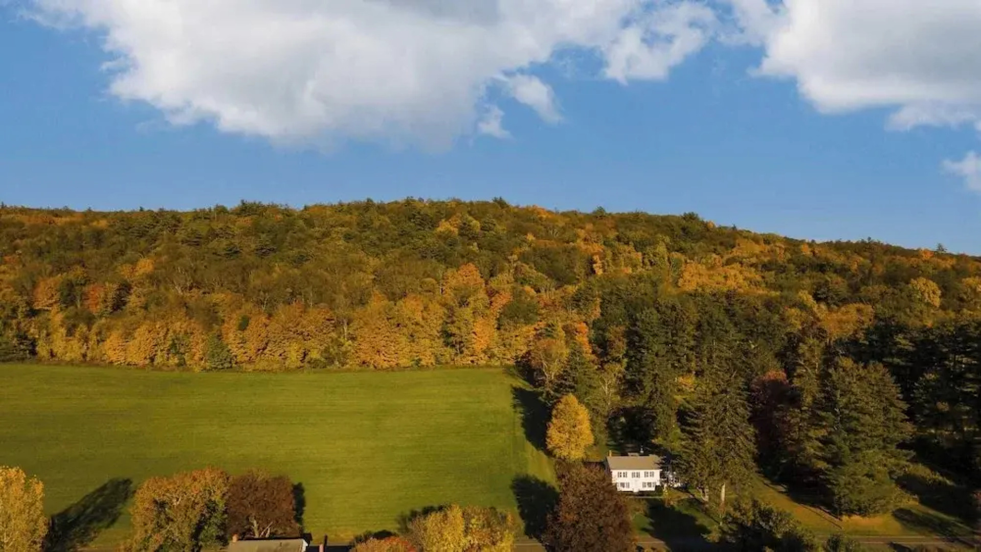 Whitney by Avantstay Private Berkshires Estate