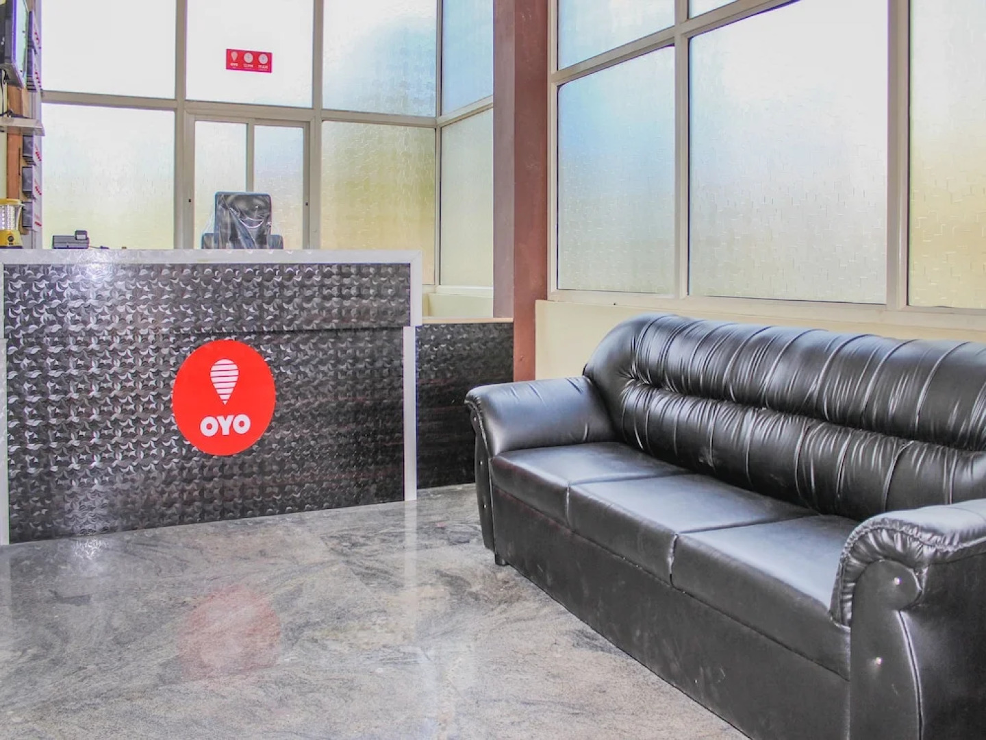 OYO 12840 Sri Guru Residency