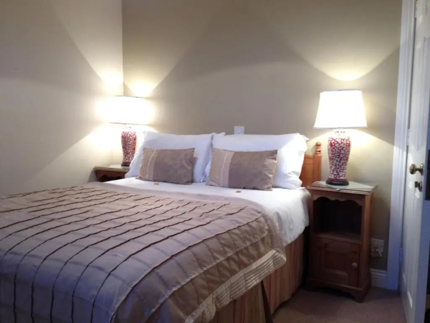 The Lantern Townhouse