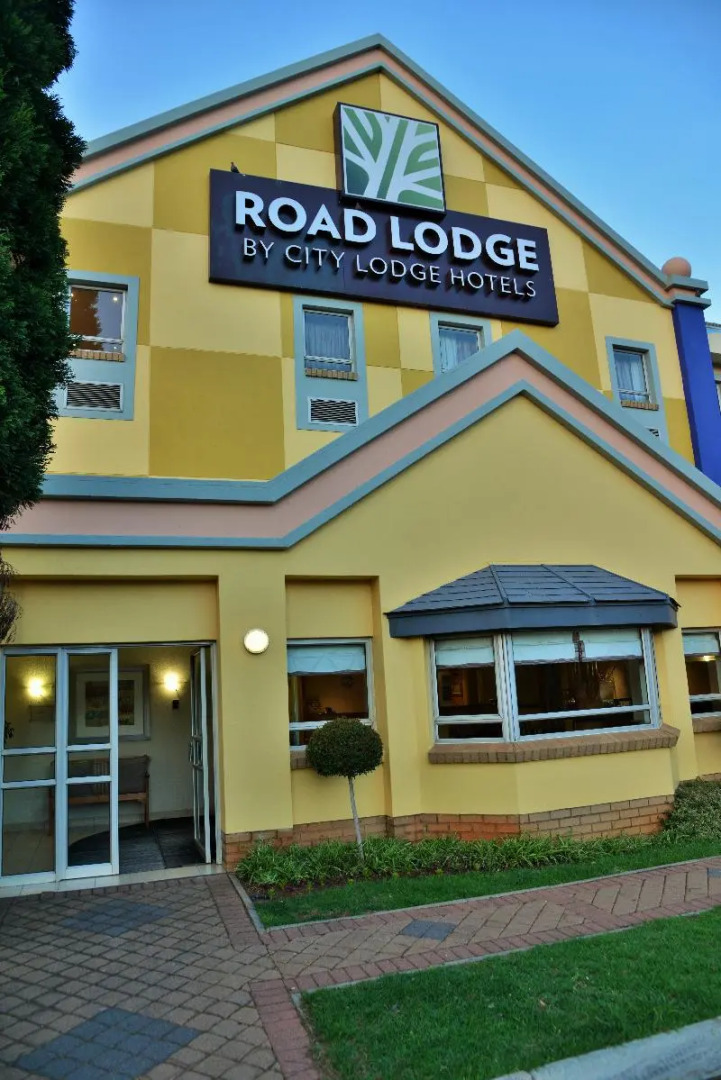 Road Lodge Carnival City