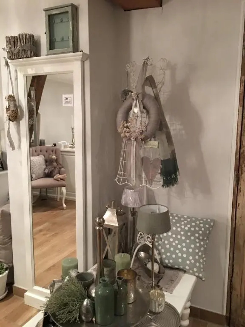 White Cottage Garden