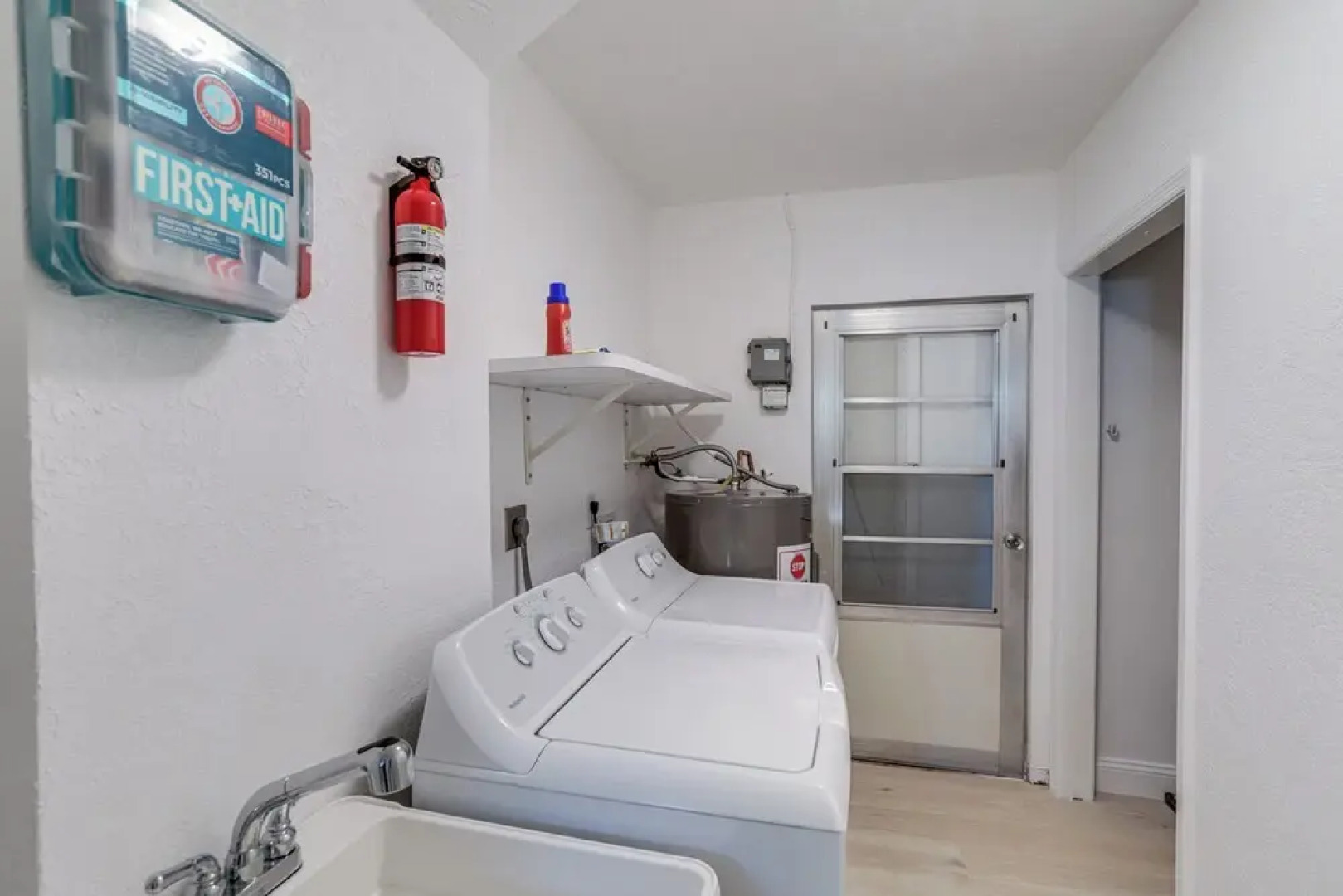 Largo Family Oasis: Private Pool & Hot Tub!