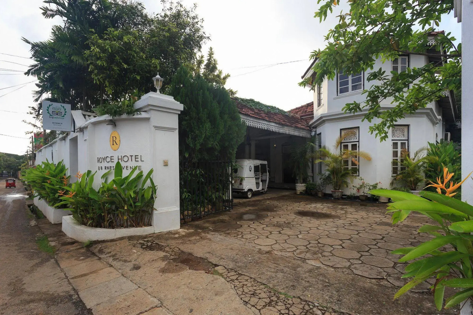 Royce Boutique Hotel