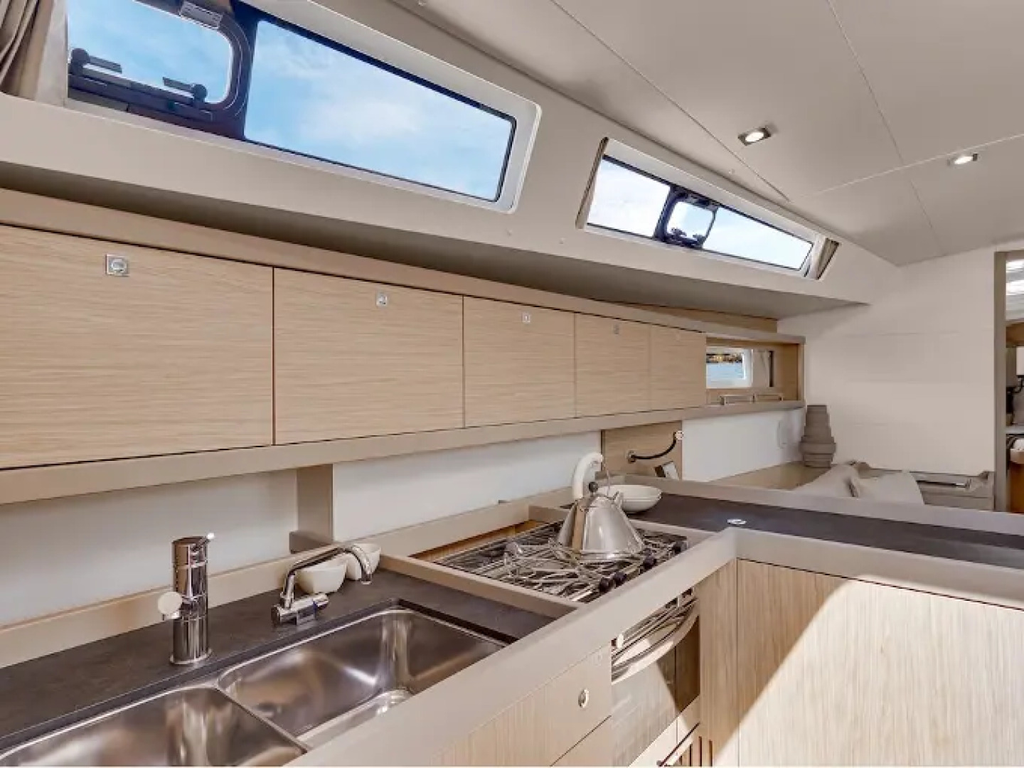 Discover Sailing Asia - Hong Kong