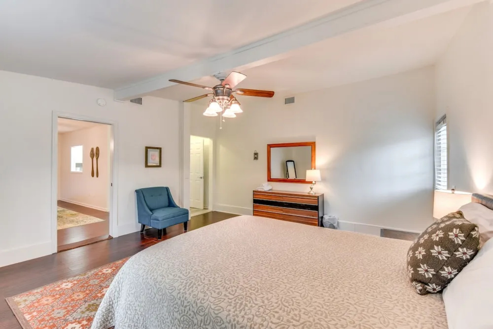 Charming Seneca Home - 3 Mi to Memorial Stadium!