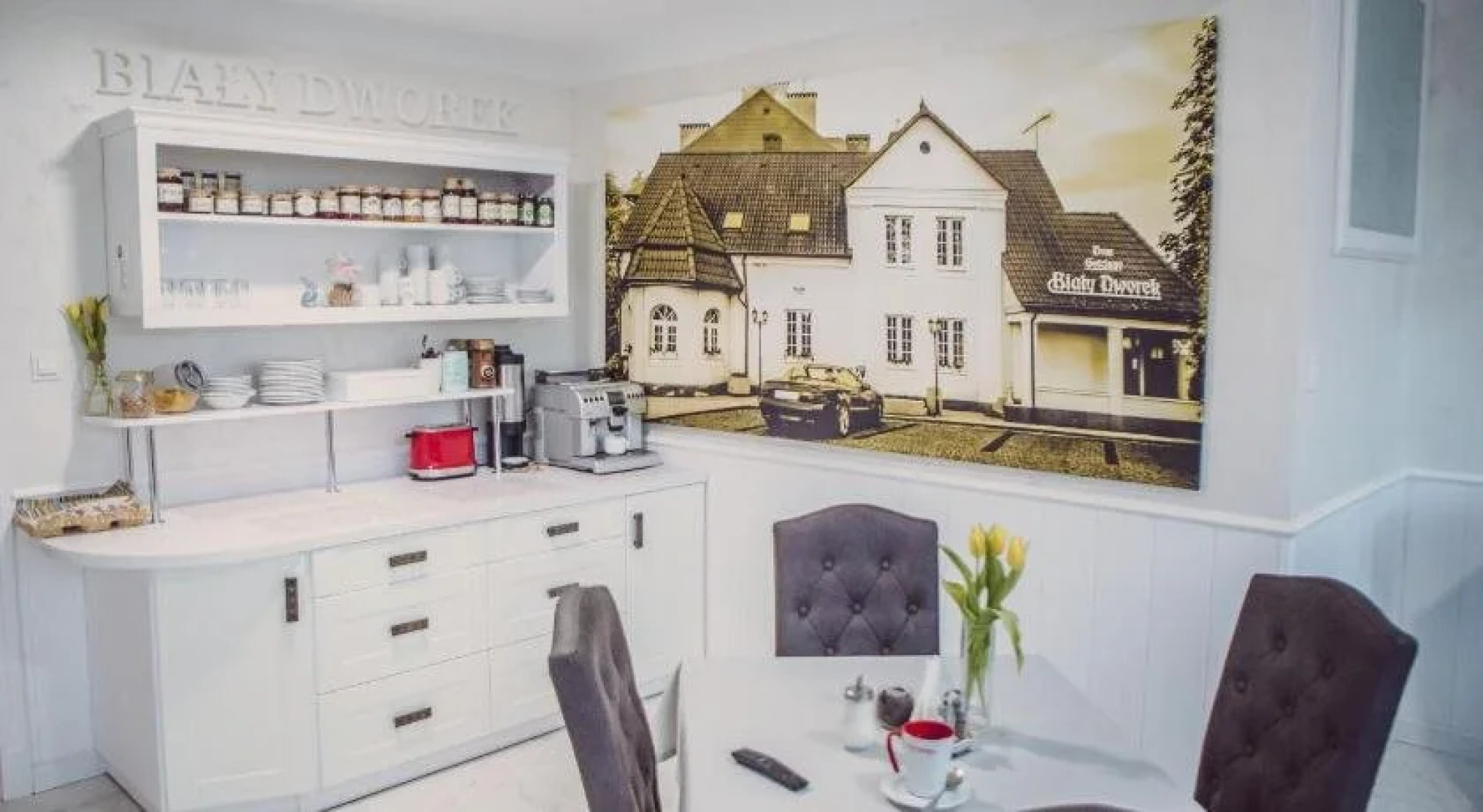 Dom Goscinny Bialy Dworek