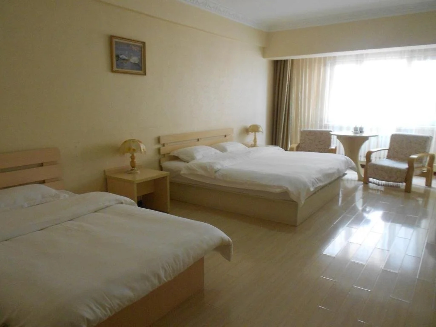 Super 9 Business Hotel