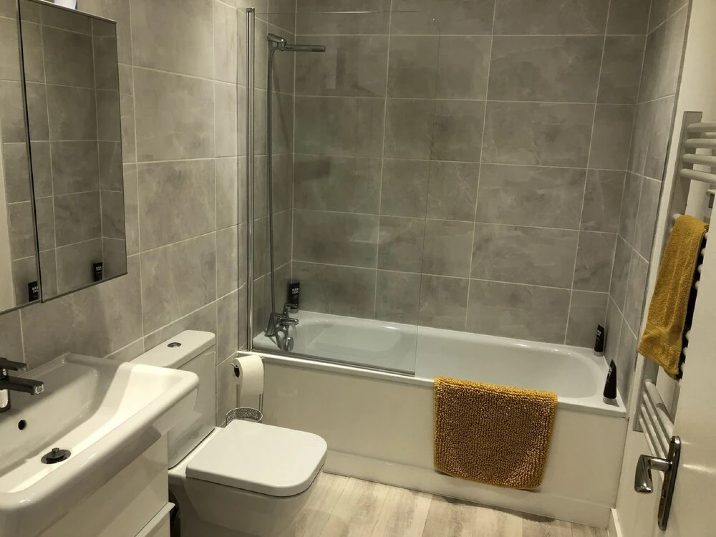 La Fontaine Court Apartments by Aldershot Short Stays