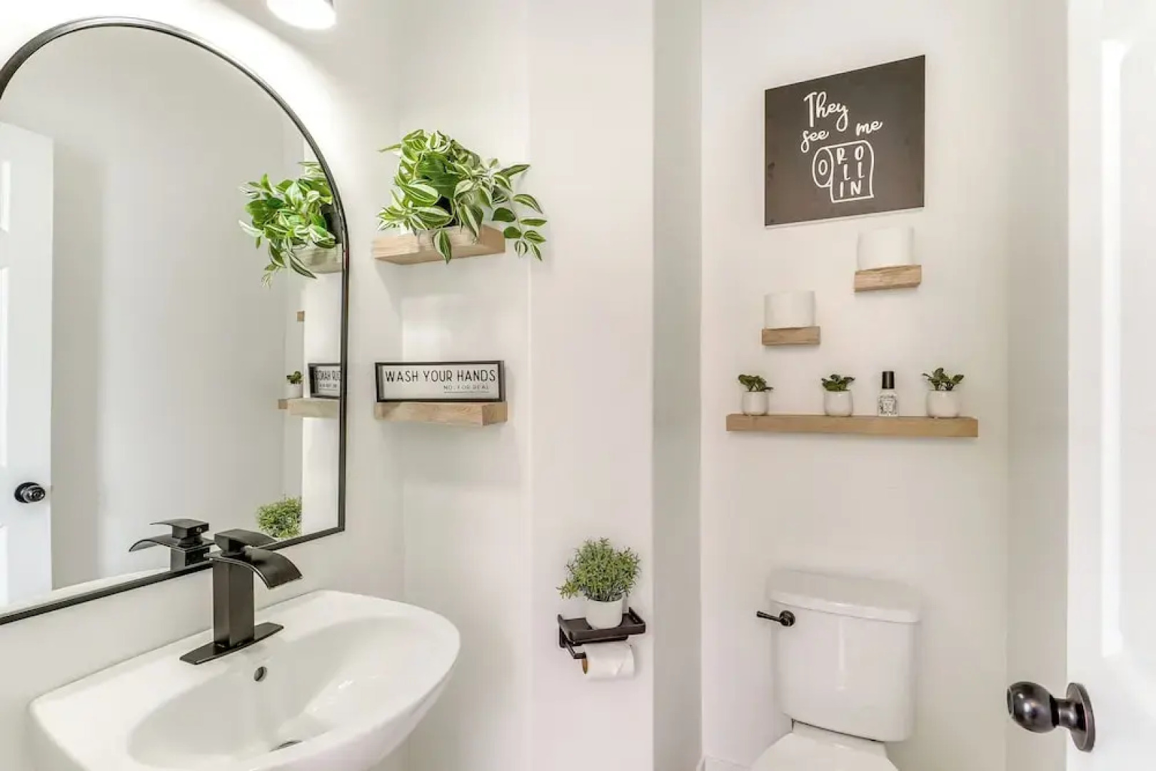 4 Mi to Zions Bank Stadium: Sleek Herriman Retreat