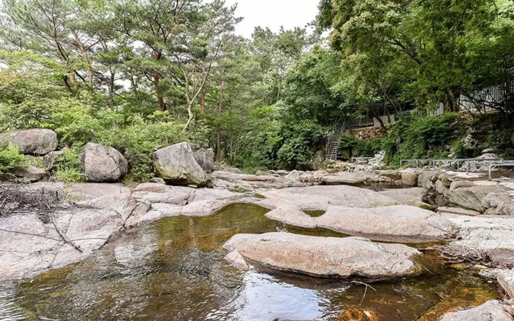 Gwangyang Banwolsanjang Pension