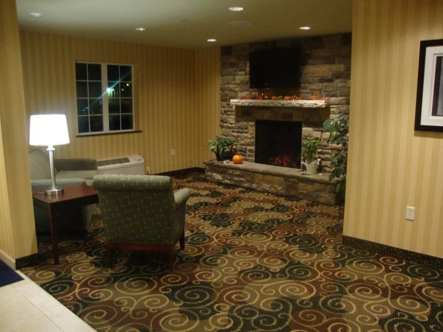 Cobblestone Inn & Suites - Carrington