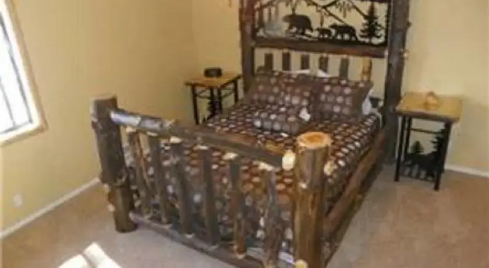 RedAwning Out of Dodge Lodge