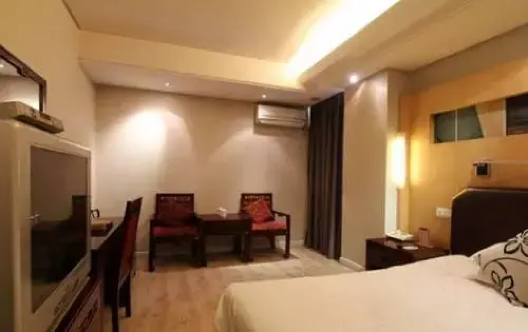 Shiweitian Holiday Hotel